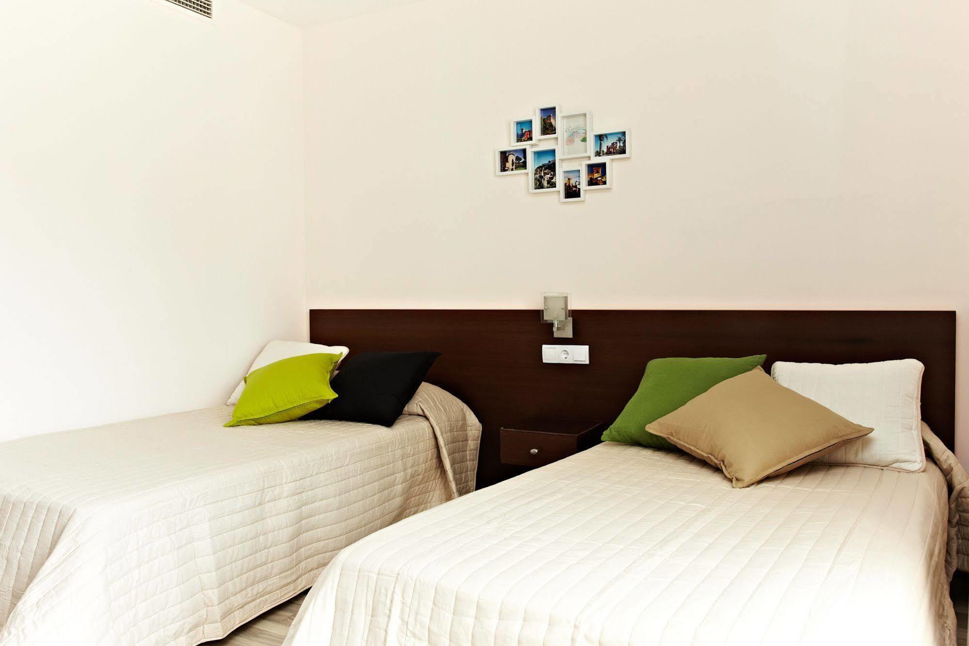 Ginosi Basics Centric Apartel Apartment Castelldefels Exterior photo